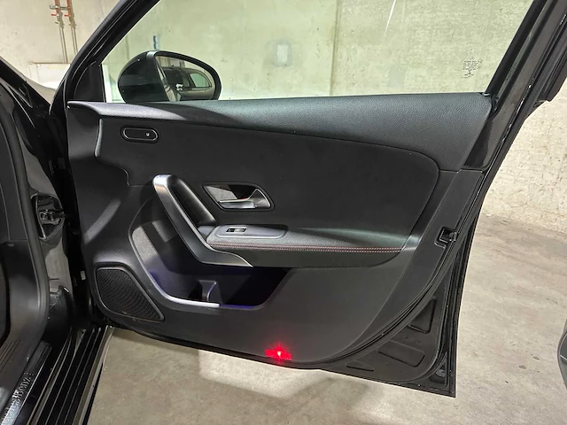 Mercedes-benz a180 limousine premium plus 136pk 2020, r-276-vv - afbeelding 36 van  45