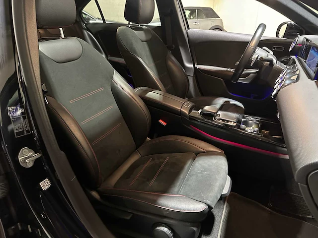 Mercedes-benz a180 limousine premium plus 136pk 2020, r-276-vv - afbeelding 37 van  45