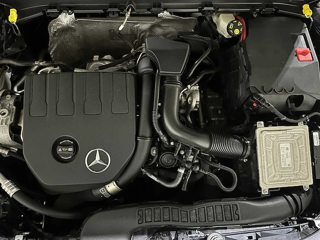 Mercedes-benz a180 limousine premium plus 136pk 2020, r-276-vv - afbeelding 39 van  45