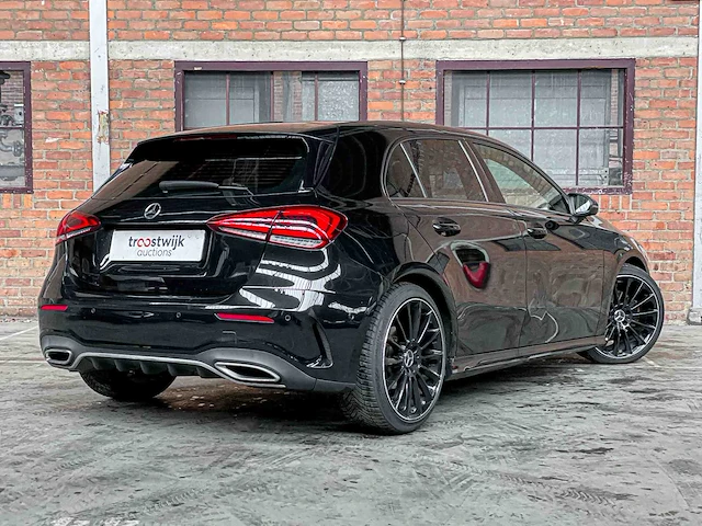 Mercedes-benz a180d amg business solution 116pk 2018 a-klasse, xj-192-k - afbeelding 2 van  45