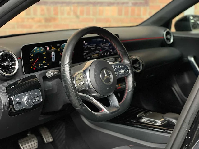 Mercedes-benz a180d amg business solution 116pk 2018 a-klasse, xj-192-k - afbeelding 10 van  45