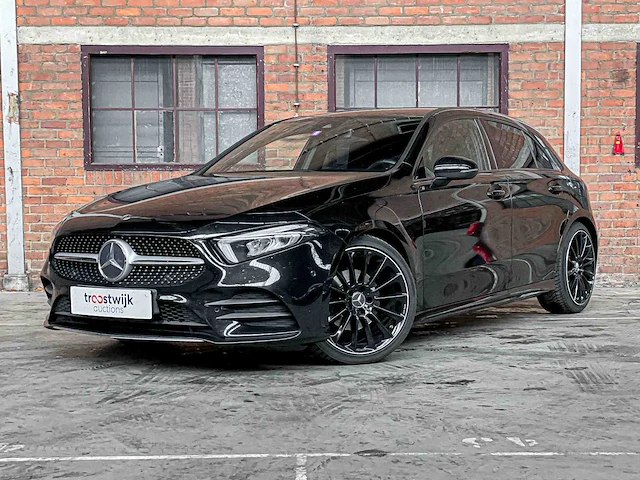 Mercedes-benz a180d amg business solution 116pk 2018 a-klasse, xj-192-k - afbeelding 1 van  45