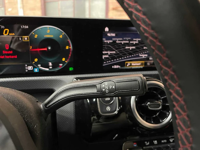 Mercedes-benz a180d amg business solution 116pk 2018 a-klasse, xj-192-k - afbeelding 18 van  45