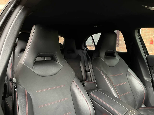 Mercedes-benz a180d amg business solution 116pk 2018 a-klasse, xj-192-k - afbeelding 38 van  45