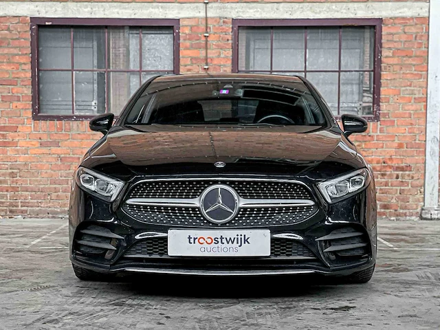 Mercedes-benz a180d amg business solution 116pk 2018 a-klasse, xj-192-k - afbeelding 34 van  45