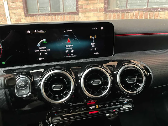 Mercedes-benz a180d amg business solution 116pk 2018 a-klasse, xj-192-k - afbeelding 21 van  45