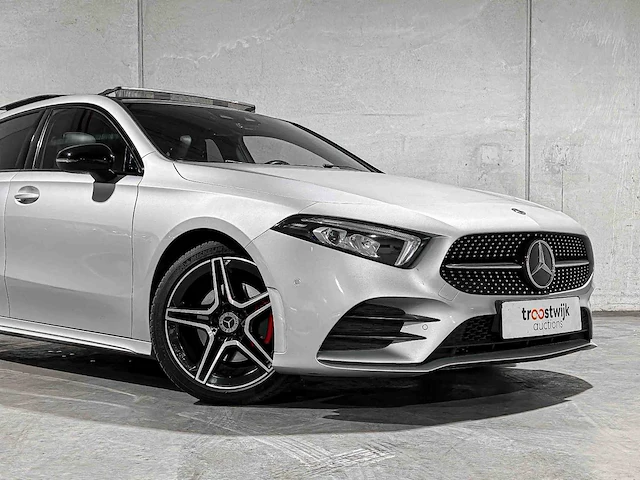 Mercedes-benz a200 amg business solution 163pk 2019 a-klasse, j-647-sp - afbeelding 2 van  51
