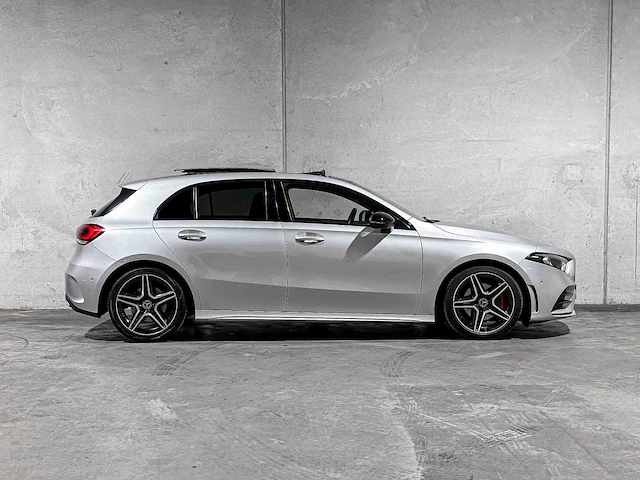 Mercedes-benz a200 amg business solution 163pk 2019 a-klasse, j-647-sp - afbeelding 3 van  51