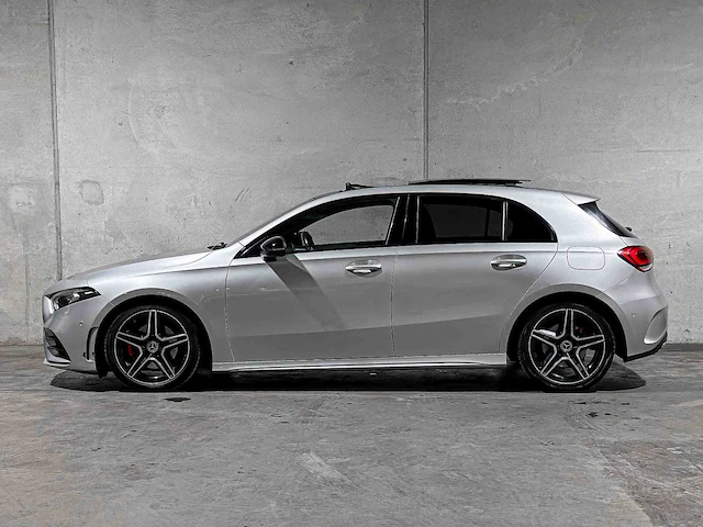 Mercedes-benz a200 amg business solution 163pk 2019 a-klasse, j-647-sp - afbeelding 16 van  51
