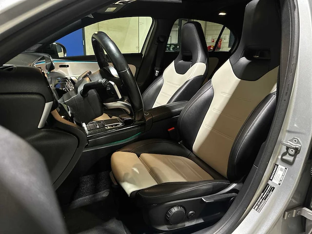Mercedes-benz a200 amg business solution 163pk 2019 a-klasse, j-647-sp - afbeelding 35 van  51