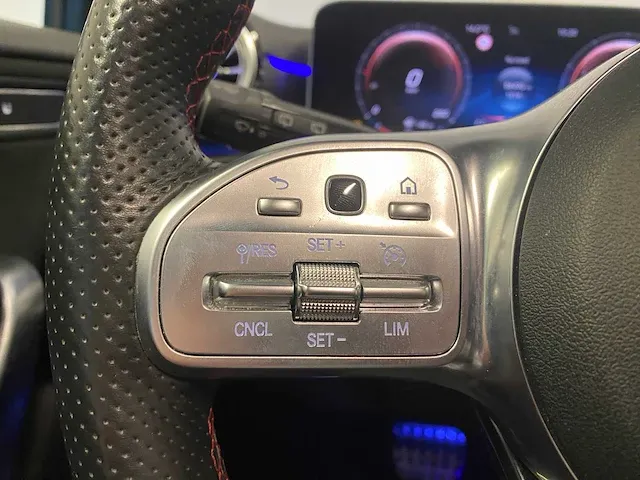 Mercedes-benz a200 amg business solution 163pk 2019 a-klasse, r-257-zn - afbeelding 32 van  67