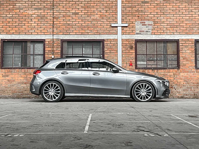 Mercedes-benz a200 premium 163pk 2018 a-klasse, h-306-jr - afbeelding 2 van  53