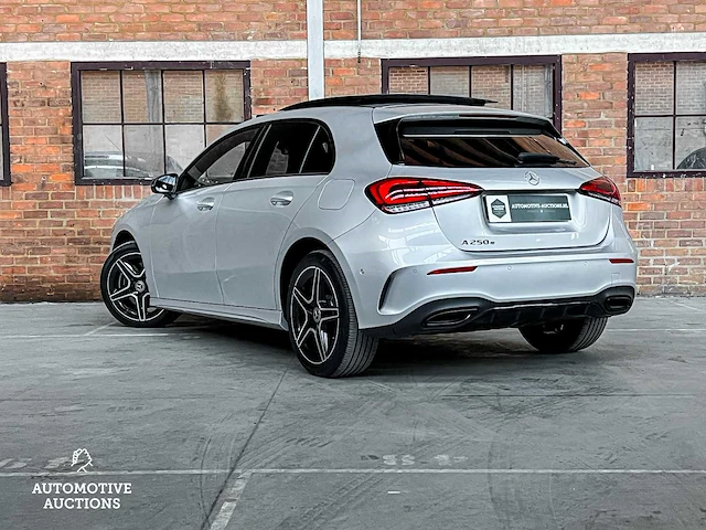Mercedes-benz a250e amg business solution 160pk 2022 a-klasse, x-451-tp - afbeelding 17 van  68