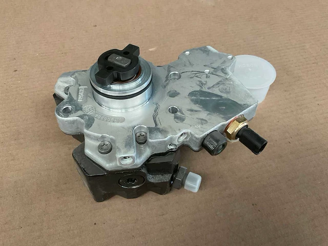 Mercedes benz a660070040108 high pressure pump (2x) - afbeelding 1 van  6