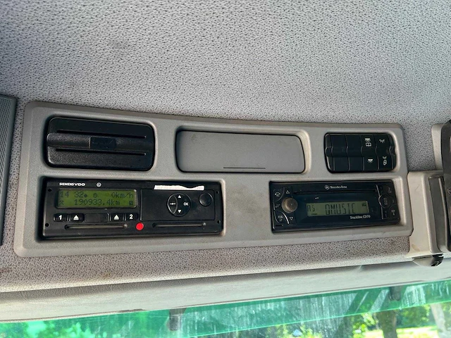 Mercedes-benz actros 4141k 8x6 vrachtwagen met hmf autolaadkraan - afbeelding 13 van  26