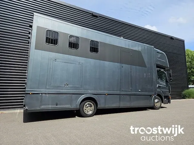 Mercedes-benz atego 3paards paardenvrachtwagen paardentransport met living 83-bfd-2 - afbeelding 9 van  64