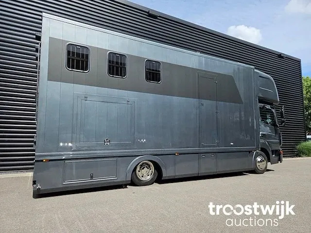 Mercedes-benz atego 3paards paardenvrachtwagen paardentransport met living 83-bfd-2 - afbeelding 10 van  64