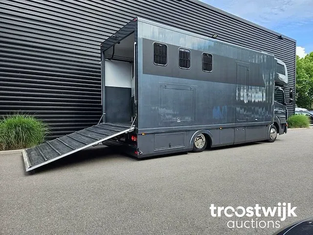Mercedes-benz atego 3paards paardenvrachtwagen paardentransport met living 83-bfd-2 - afbeelding 11 van  64