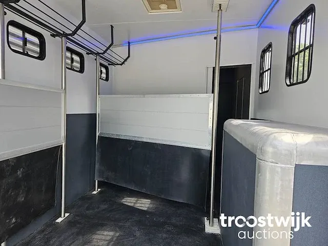 Mercedes-benz atego 3paards paardenvrachtwagen paardentransport met living 83-bfd-2 - afbeelding 18 van  64