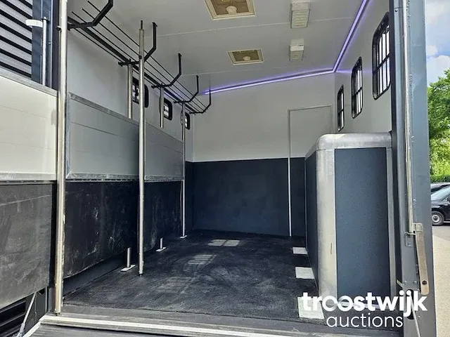 Mercedes-benz atego 3paards paardenvrachtwagen paardentransport met living 83-bfd-2 - afbeelding 19 van  64
