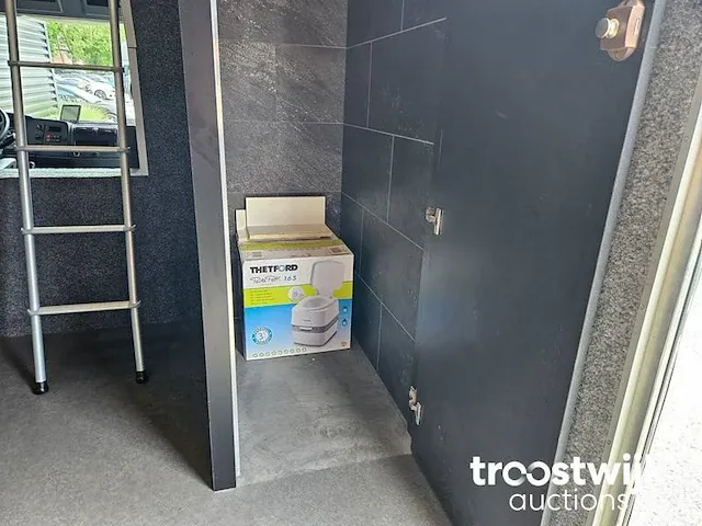 Mercedes-benz atego 3paards paardenvrachtwagen paardentransport met living 83-bfd-2 - afbeelding 39 van  64