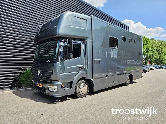 Mercedes-benz atego 3paards paardenvrachtwagen paardentransport met living 83-bfd-2 - afbeelding 34 van  64