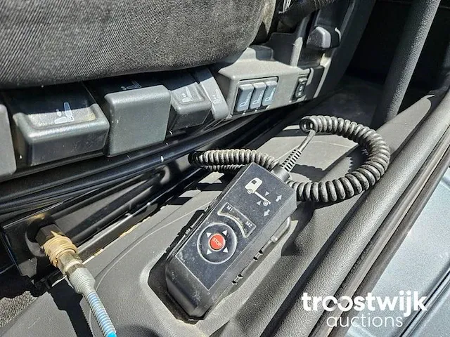 Mercedes-benz atego 3paards paardenvrachtwagen paardentransport met living 83-bfd-2 - afbeelding 54 van  64