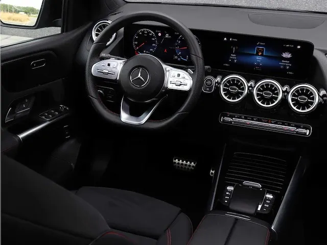 Mercedes-benz b-class 200 amg line | p-452-sj - afbeelding 34 van  51