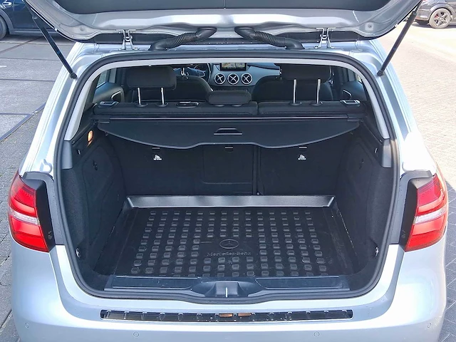 Mercedes-benz b-klasse 180 ambition car 2018 | xb-132-p - afbeelding 16 van  34