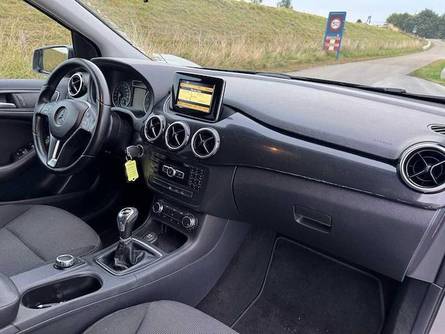 Mercedes-benz b-klasse 180 ambition clima navi 92-trf-5 - afbeelding 10 van  23
