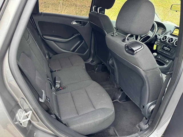 Mercedes-benz b-klasse 180 ambition clima navi 92-trf-5 - afbeelding 13 van  23