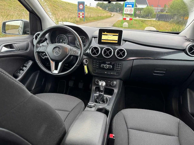 Mercedes-benz b-klasse 180 ambition clima navi 92-trf-5 - afbeelding 17 van  23