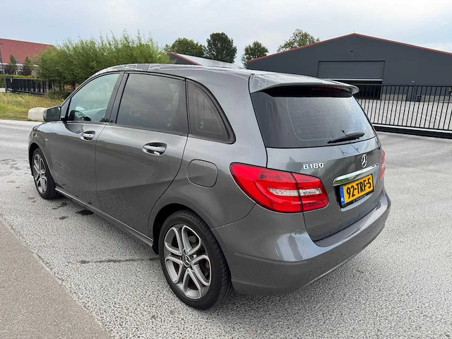 Mercedes-benz b-klasse 180 ambition clima navi 92-trf-5 - afbeelding 12 van  23
