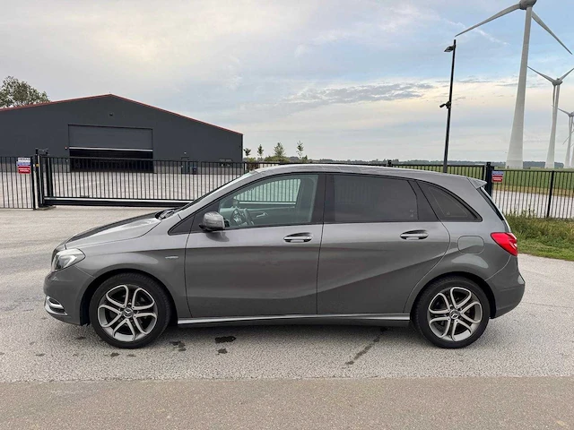 Mercedes-benz b-klasse 180 ambition clima navi 92-trf-5 - afbeelding 17 van  23