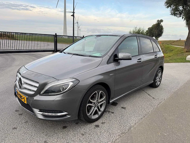 Mercedes-benz b-klasse 180 ambition clima navi 92-trf-5 - afbeelding 18 van  23