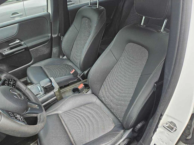 Mercedes-benz b-klasse 200d , l-582-jx - afbeelding 13 van  17