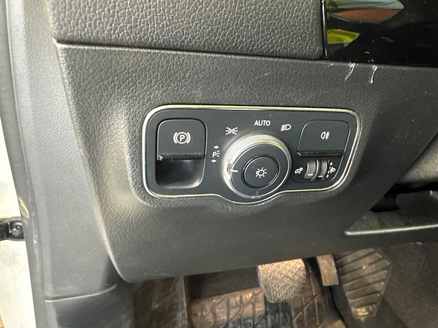 Mercedes-benz b klasse 200d , l-689-js - afbeelding 4 van  16