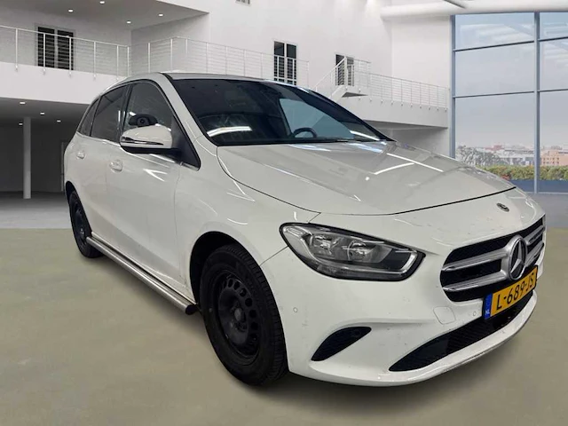 Mercedes-benz b klasse 200d , l-689-js - afbeelding 9 van  16