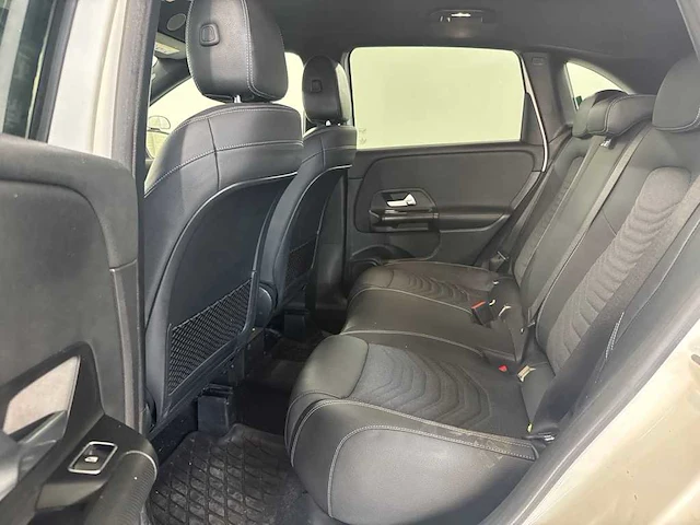 Mercedes-benz b klasse 200d , l-689-js - afbeelding 13 van  16
