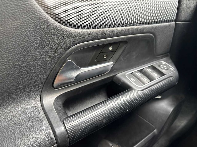 Mercedes-benz b-klasse 200d , l-695-js - afbeelding 3 van  14