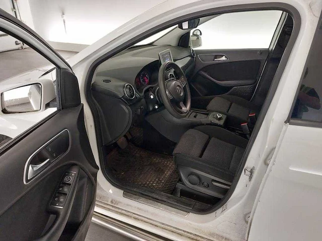 Mercedes-benz b-klasse 220 d ambition , tp-846-d - afbeelding 7 van  17