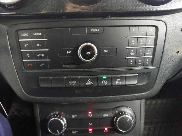 Mercedes-benz b-klasse 220 d ambition , tp-847-d - afbeelding 3 van  18