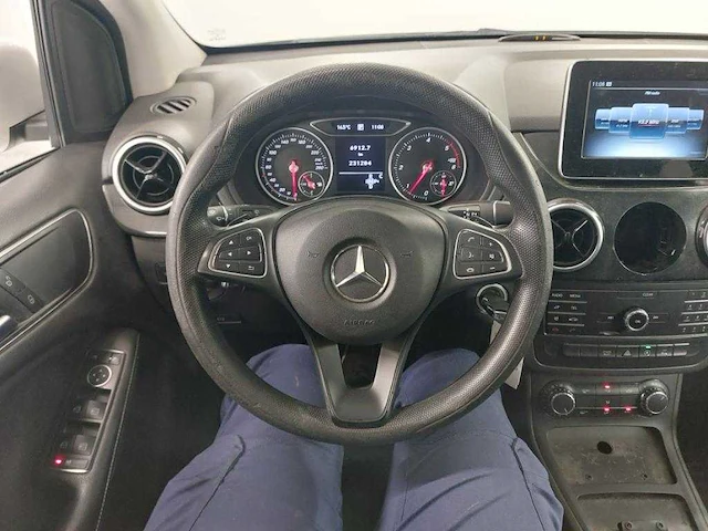 Mercedes-benz b-klasse 220 d ambition , tp-847-d - afbeelding 16 van  18