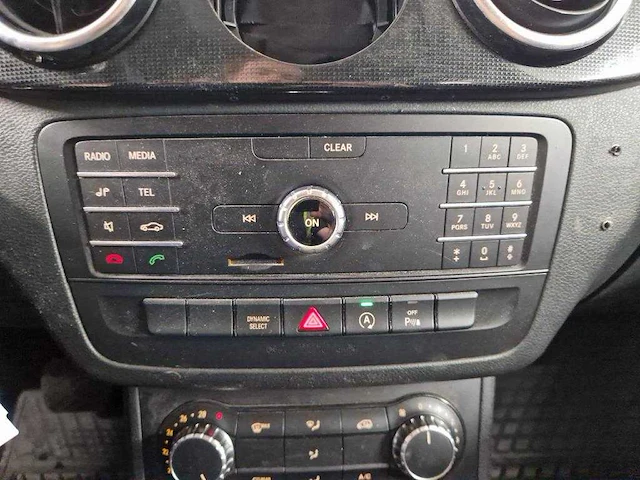 Mercedes-benz b-klasse 220 d ambition , tz-808-v - afbeelding 3 van  19
