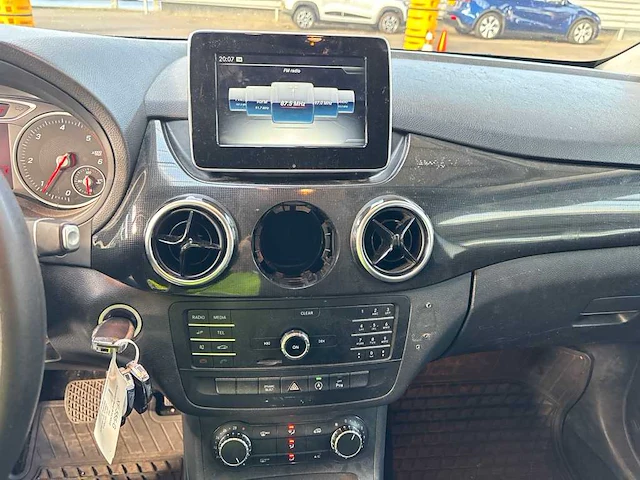 Mercedes-benz b-klasse 220 d ambition , xf-555-g - afbeelding 2 van  12