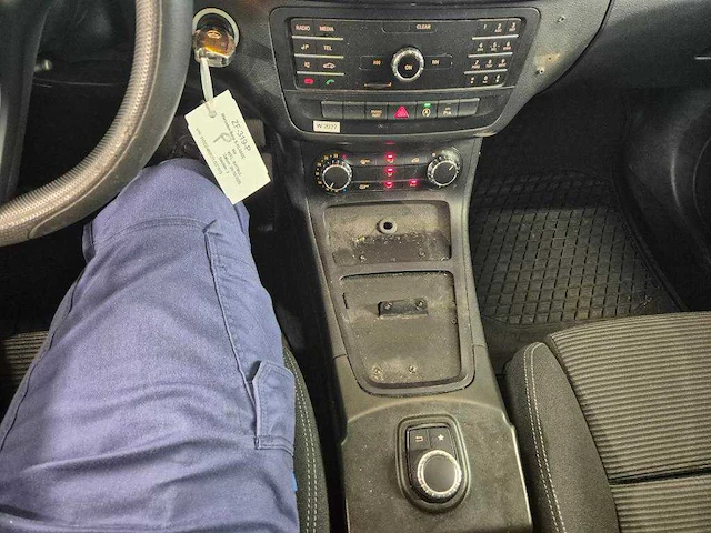 Mercedes-benz b-klasse 220 d ambition , zf-319-p - afbeelding 4 van  16