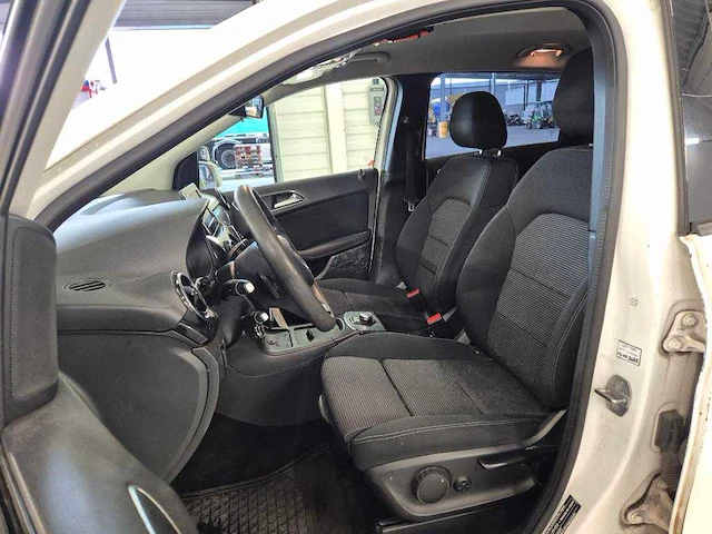 Mercedes-benz b-klasse 220 d ambition , zf-319-p - afbeelding 12 van  16