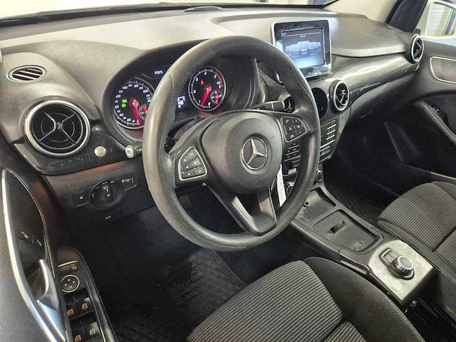 Mercedes-benz b-klasse 220 d ambition , zf-319-p - afbeelding 14 van  16