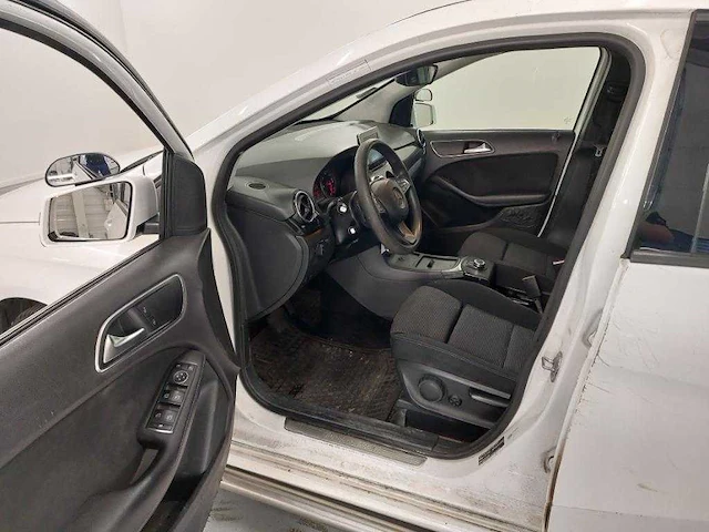 Mercedes-benz b-klasse 220 d ambition , zf-325-p - afbeelding 8 van  18