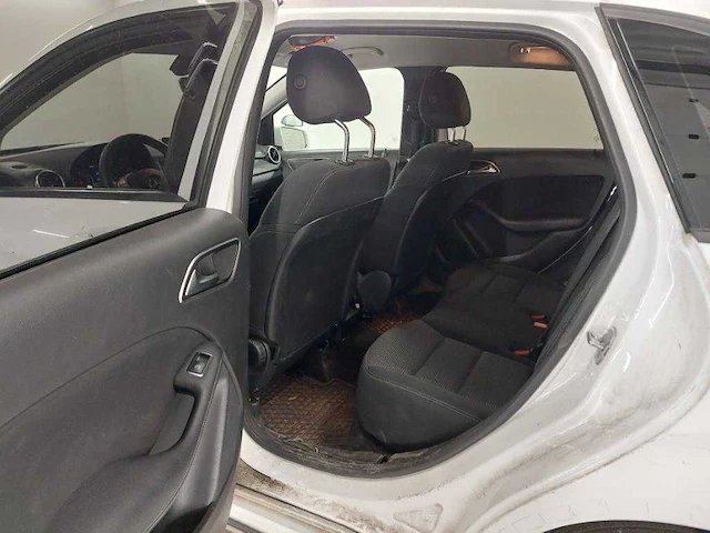 Mercedes-benz b-klasse 220 d ambition , zf-325-p - afbeelding 15 van  18